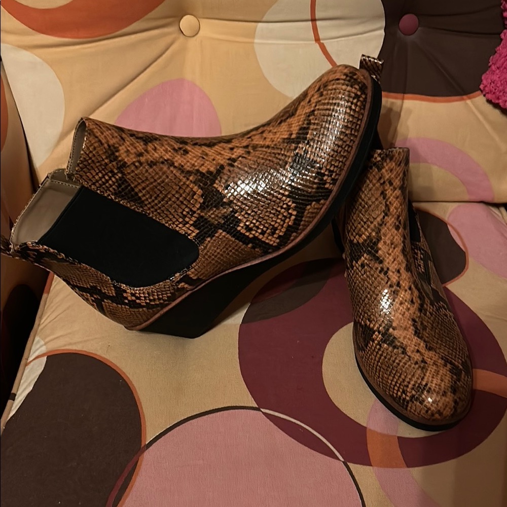 AEROSOLES Brown and Black Ankle Boots with Snakeskin Pattern